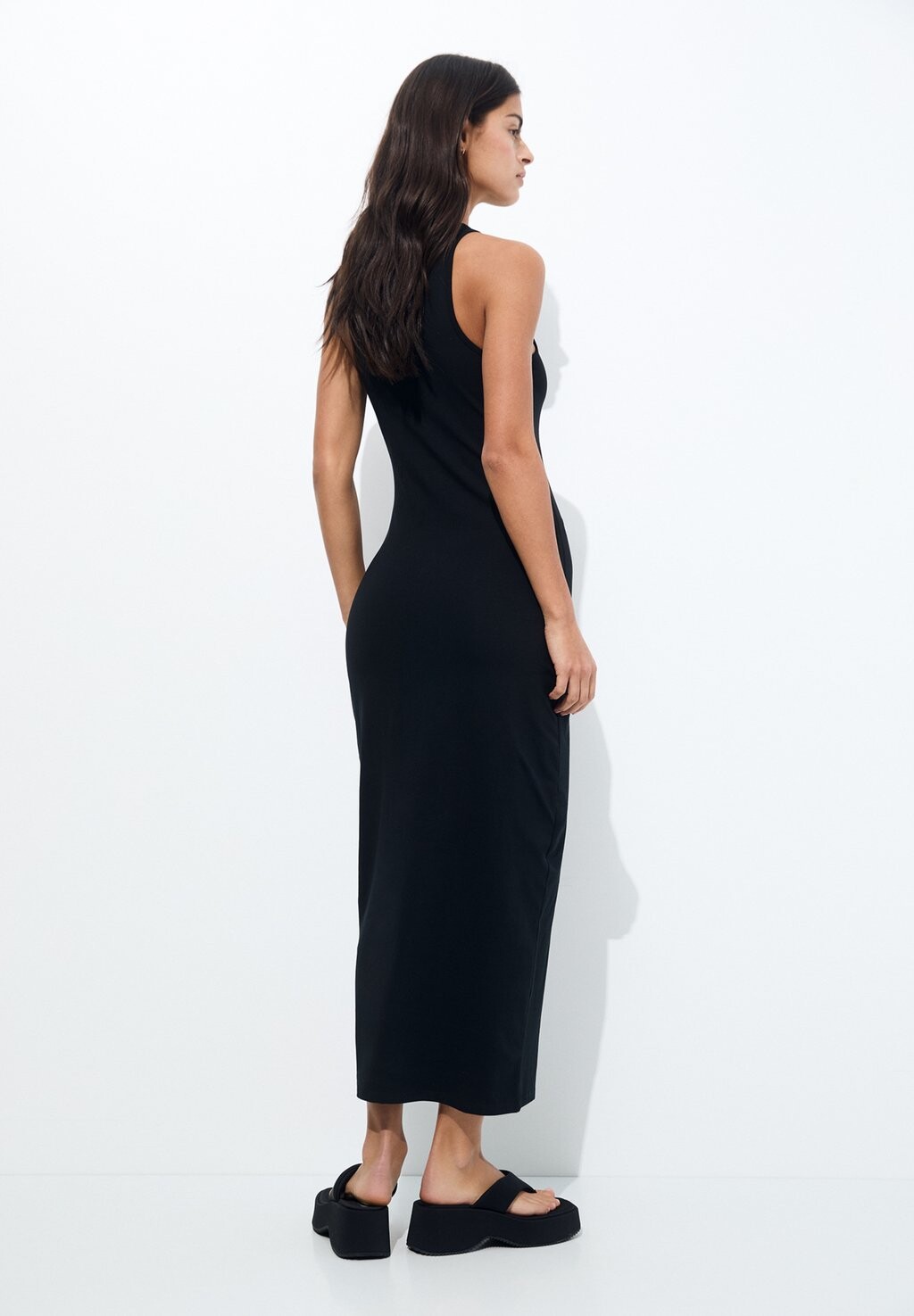 

Платье макси Halter Sleeveless PULL&BEAR, черное