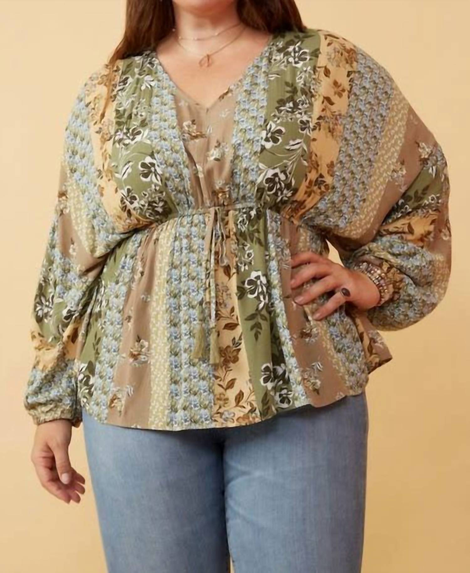 

Смешанный принт, расклешенный топ с пеплумом - плюс в оливковом Hayden LA