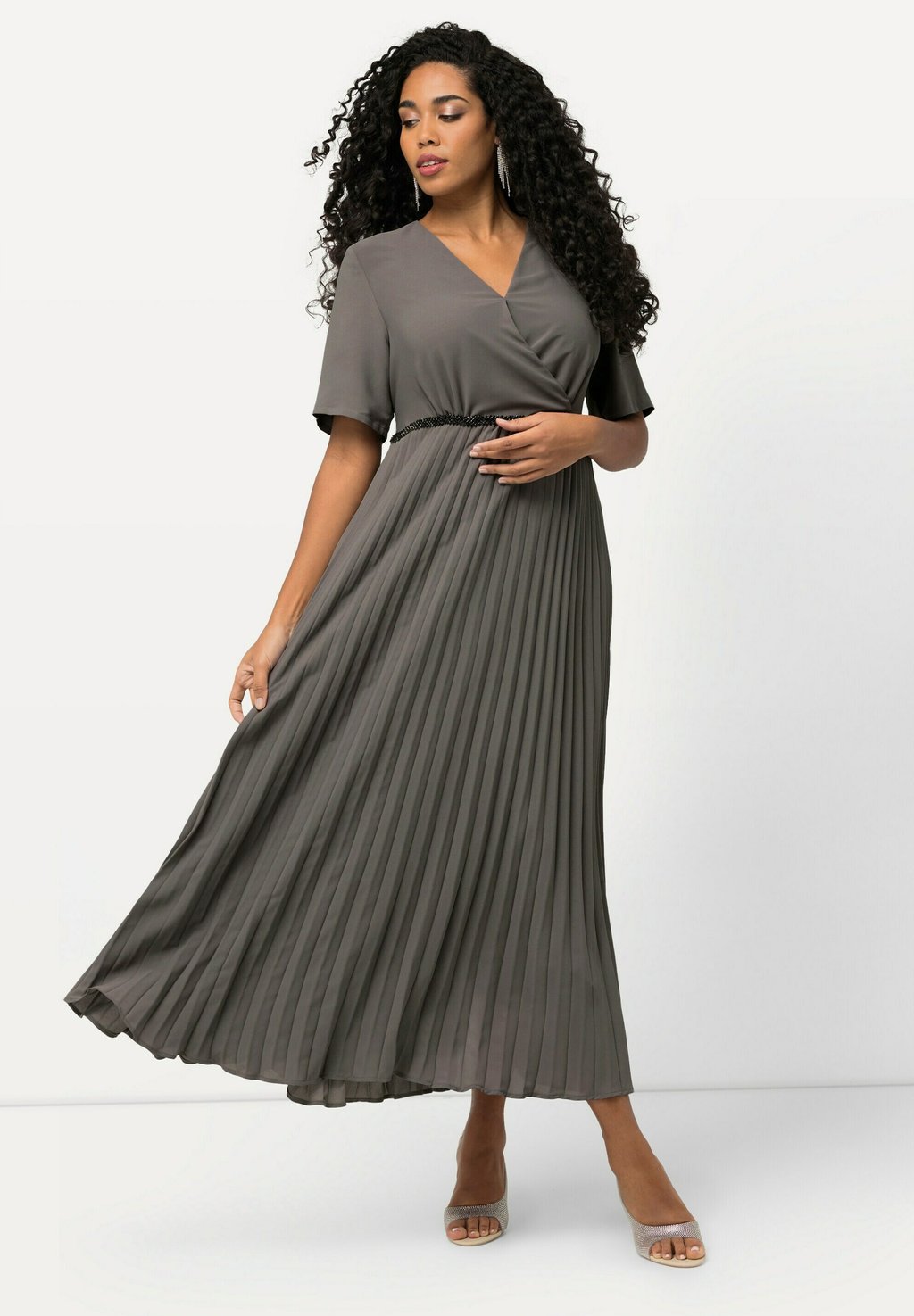 

Одежда для особых случаев LOOK SHORT SLEEVE Ulla Popken, серый