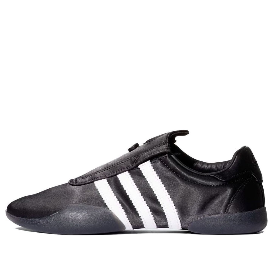Кроссовки (WMNS) adidas x Atmos Taekwondo Mei Ballet 'Black', черный
