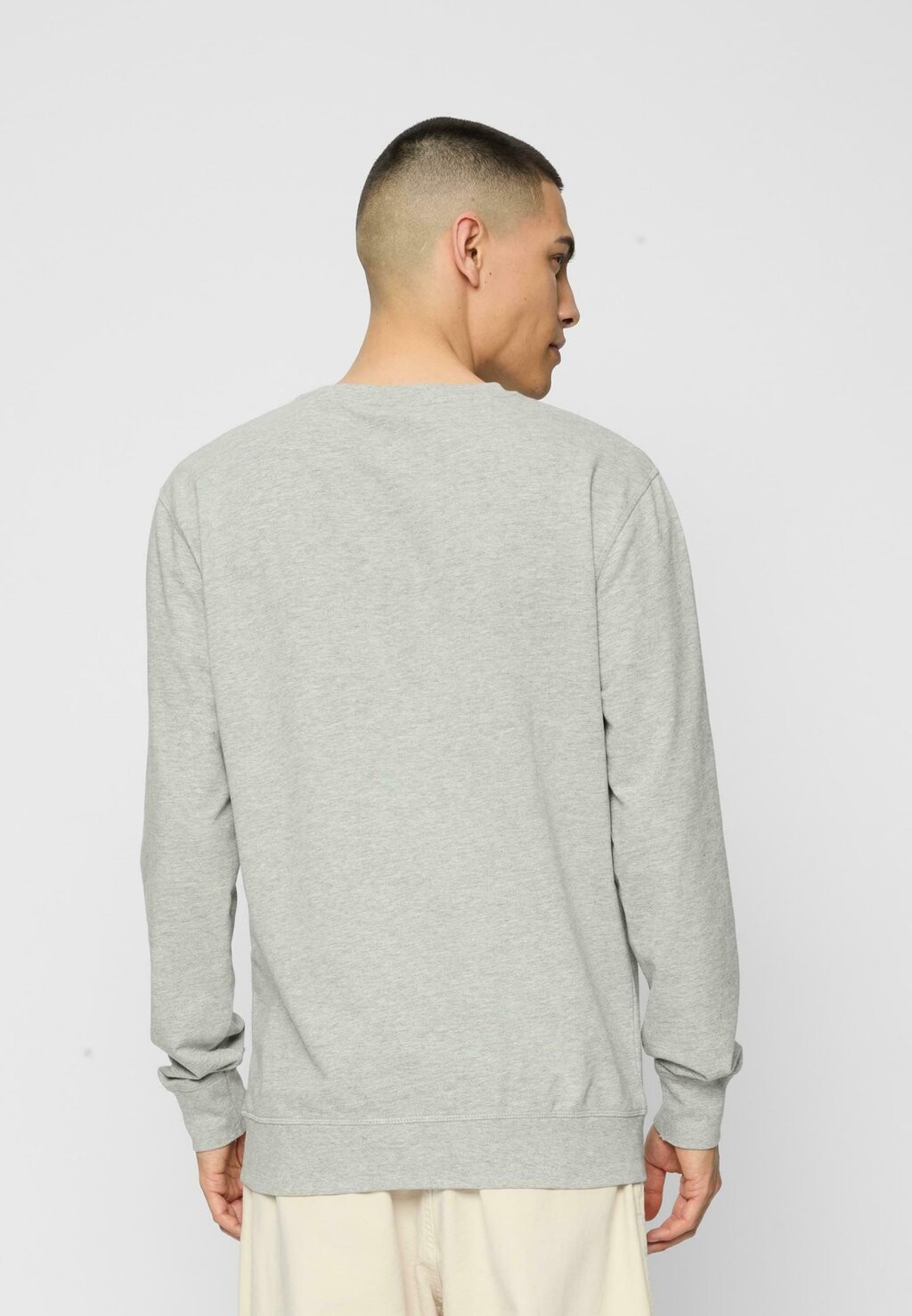 

Толстовка EASY SIGN CREWNECK Mister Tee, серый