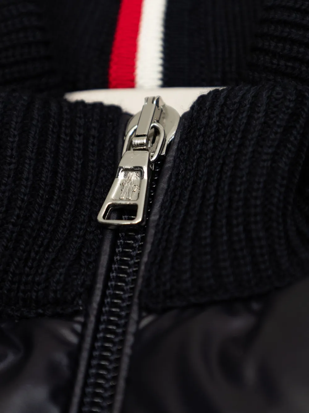 Стеганый вязаный кардиган Moncler Enfant, черный — фото 4