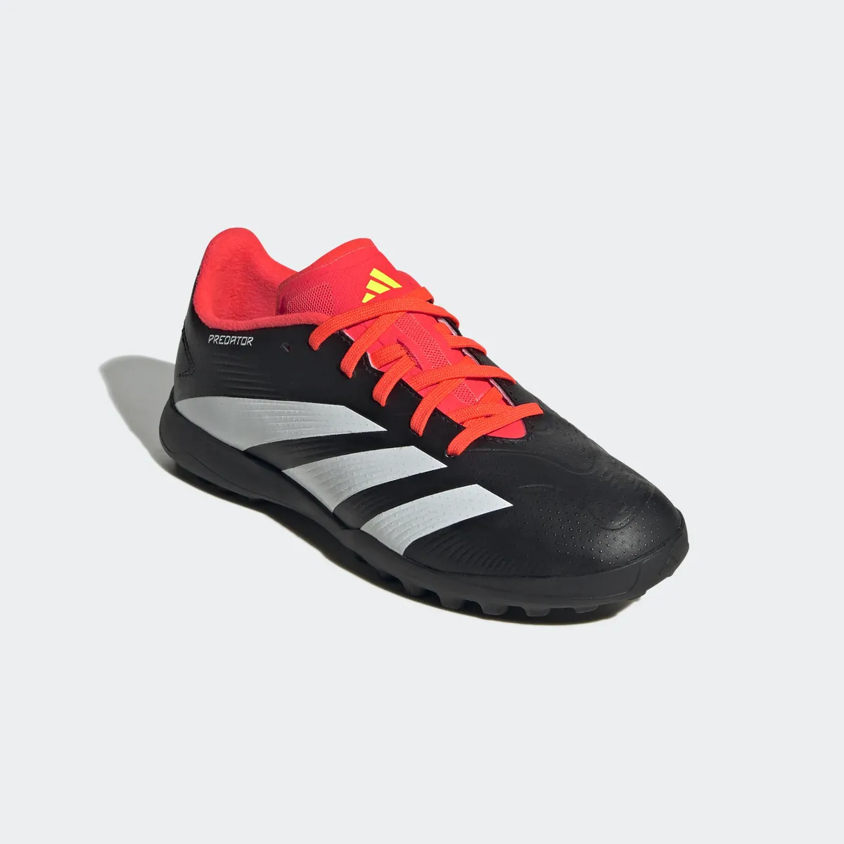

Футбольные кроссовки Adidas Performance "PREDATOR 24 LEAGUE TF", белый