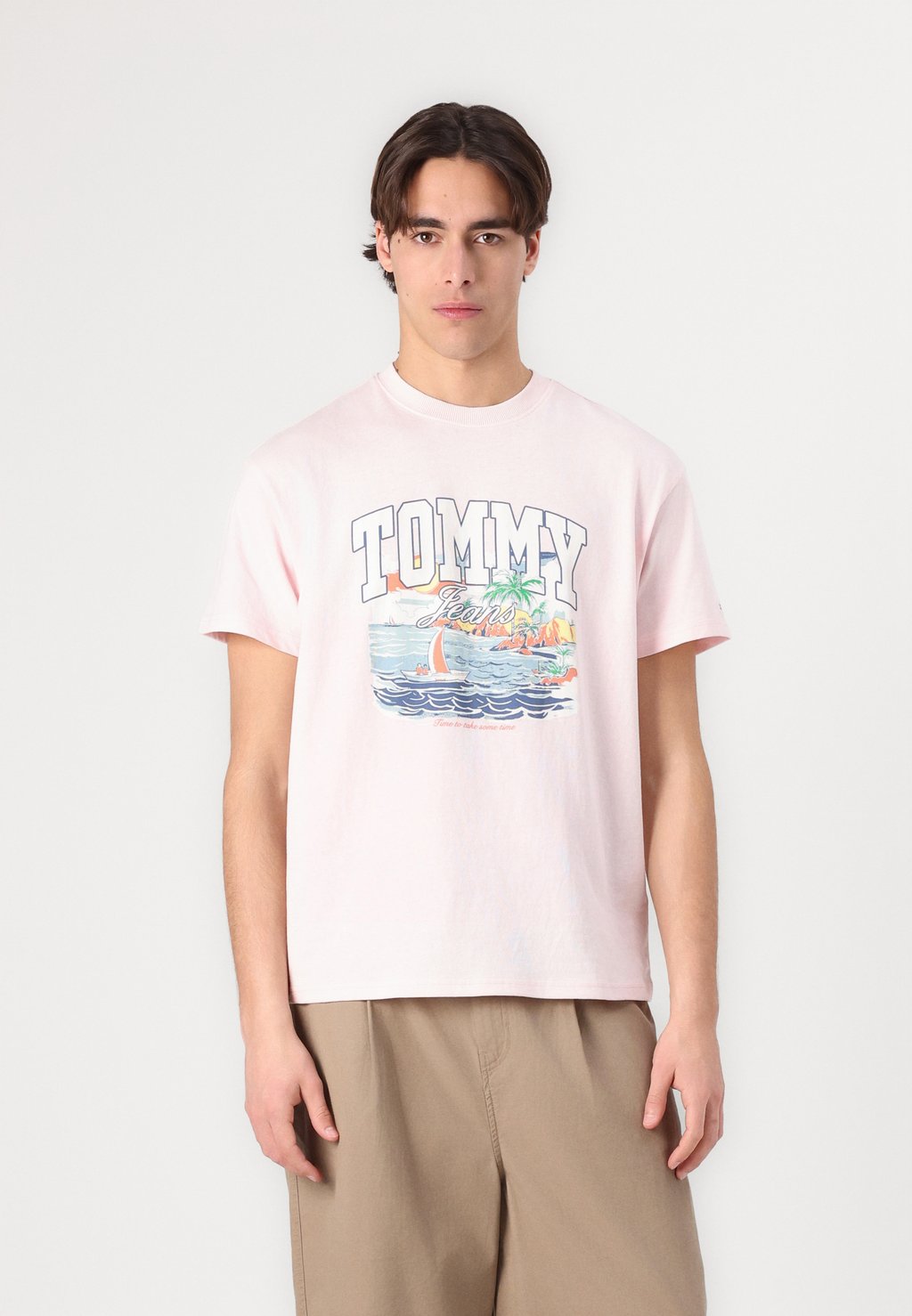 

Футболка с принтом RELAXED ARCH SAILING TEE UNISEX Tommy Jeans, розовый
