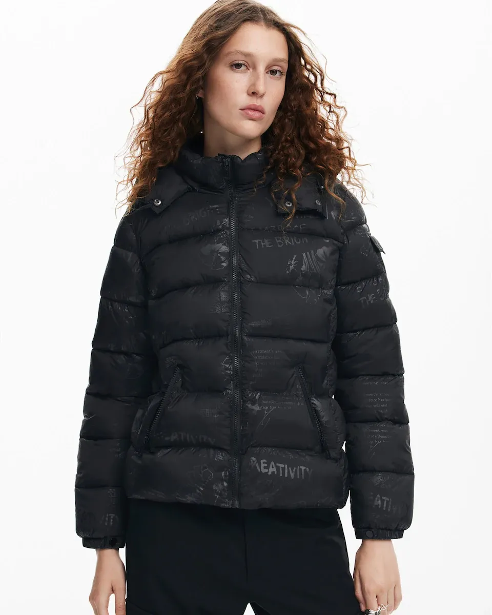 

Женский пуховик с капюшоном с принтом Desigual, черный