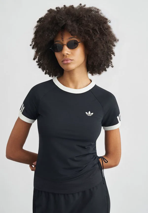 

Футболка с многослойным принтом calitee Adidas Originals, Black, Черный, Футболка с многослойным принтом calitee Adidas Originals, Black