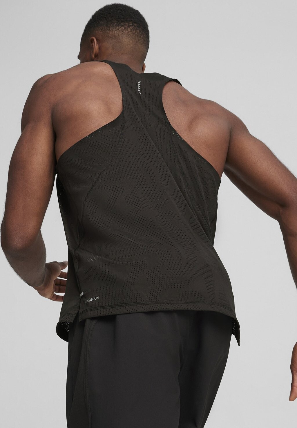 

Топ Run Ultraspun Puma, черный