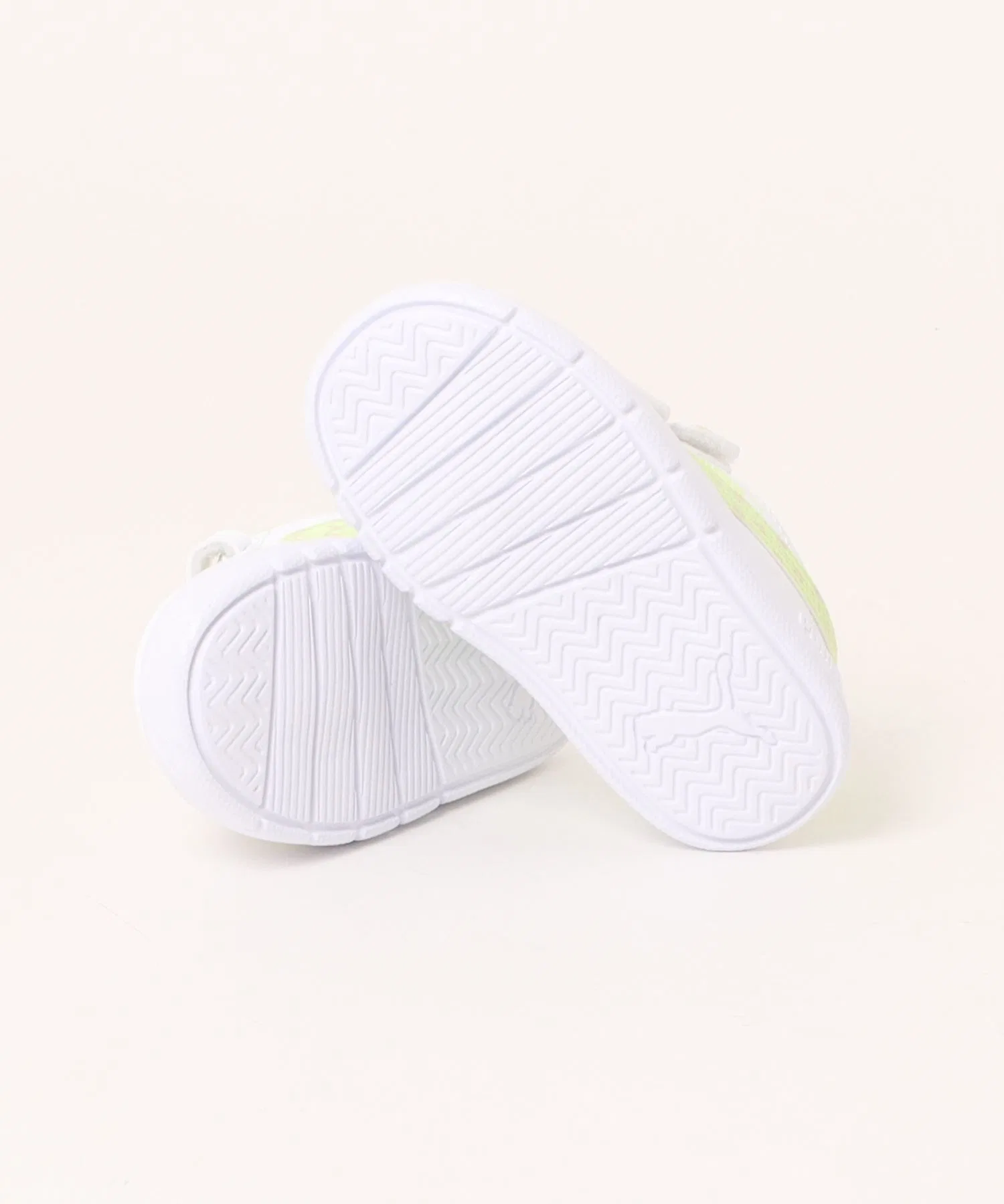 Детские кроссовки PUMA Courtflex V3 DOTTY V зелёные — фото 3
