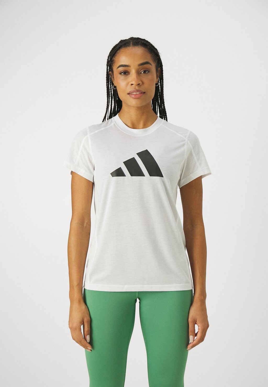 

Спортивная футболка Logo Adidas, цвет white/black