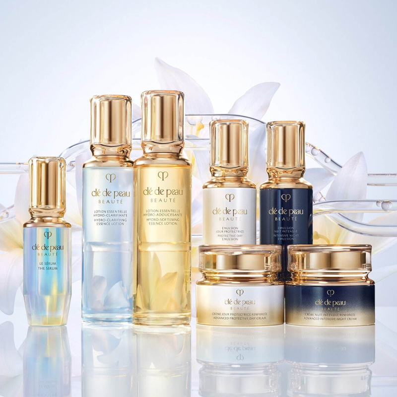 Ежедневный увлажняющий лосьон для подтяжки и успокоения 125мл Clé De Peau Beauté — фото 2