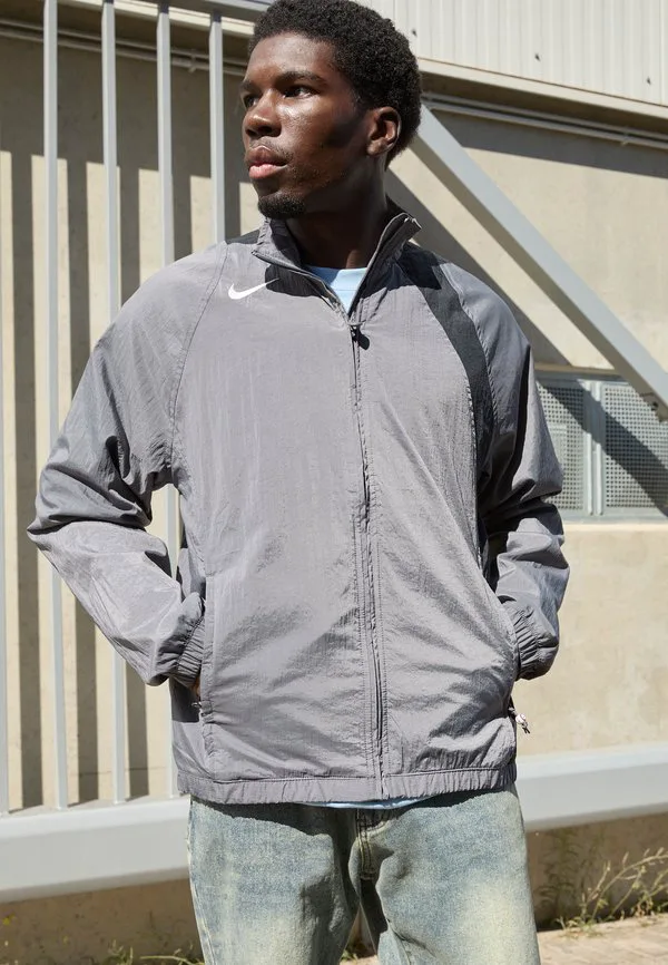 Куртка total 90, тренировочная куртка Nike Performance, Light Graphite/Black/Sail