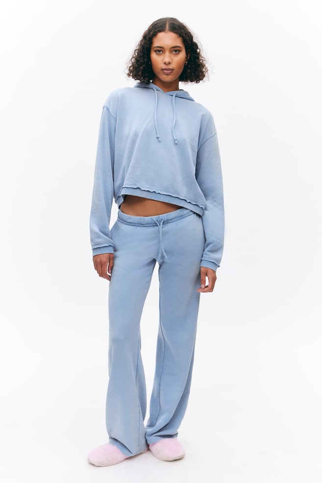 

Укороченная пижамная толстовка из махровой ткани Monki, голубой