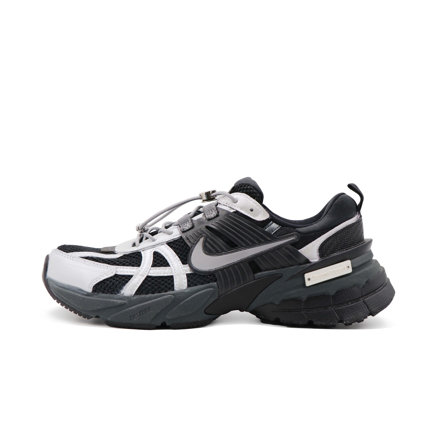 

Кроссовки для бега V2K Run женские с низким верхом, цвет черный/серебристый/белый Nike