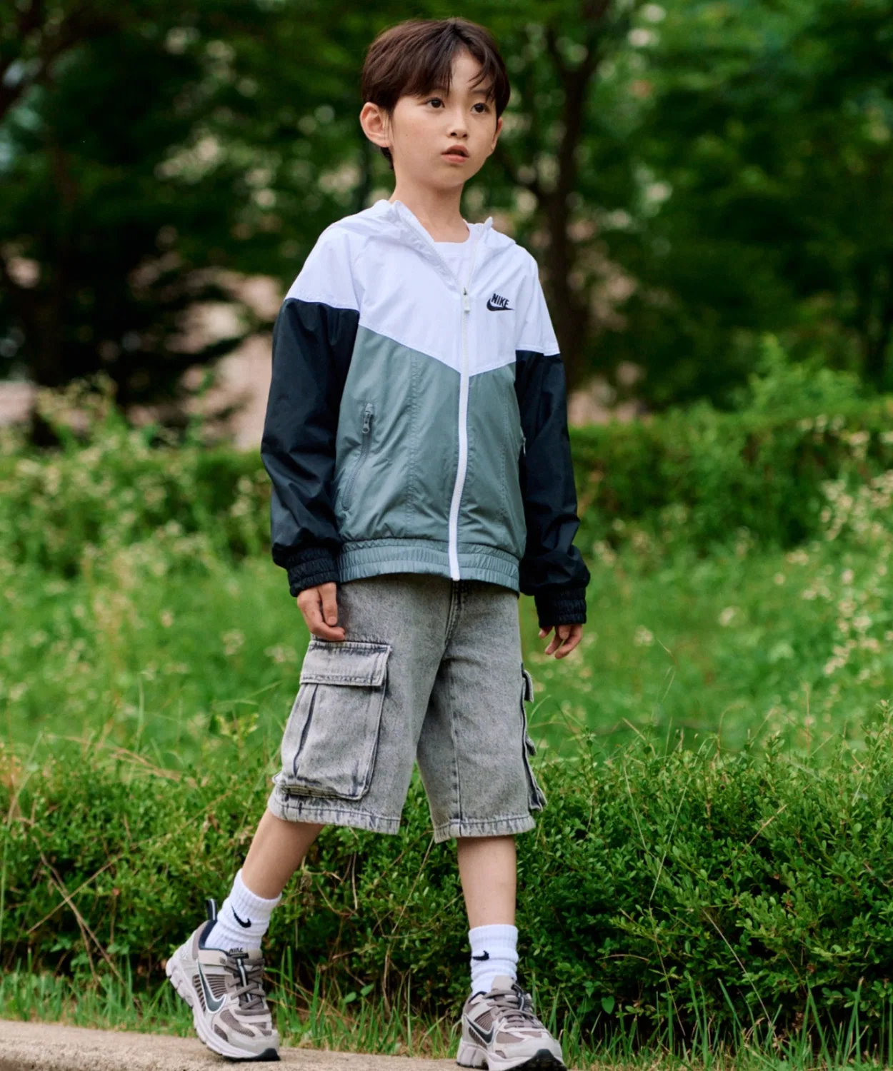 Куртка ветрозащитная Nike Sportswear Windrunner Hooded Repel, детская, белый — фото 2
