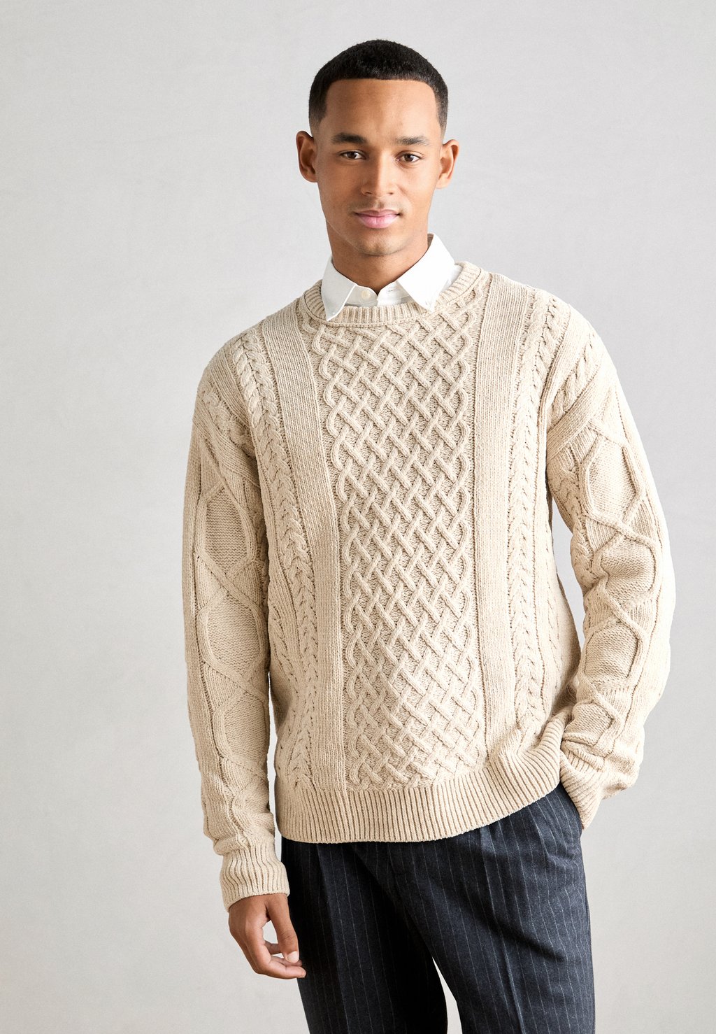 

Джемпер ROUND NECK EXTRA DROPPED SHOULDER SWEATER Scotch & Soda, молочный