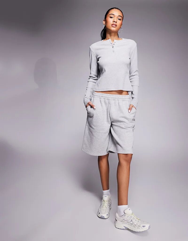 

Эксклюзивный лонгслив Kaiia из хлопка с пуговицами спереди, с длинными рукавами, в рубчик, темно-серого меланжевого цвета