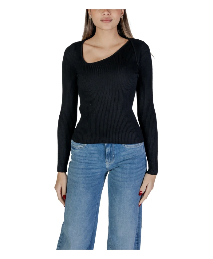 

Топ с асимметричным вырезом из ребристой вязки Vila, черный