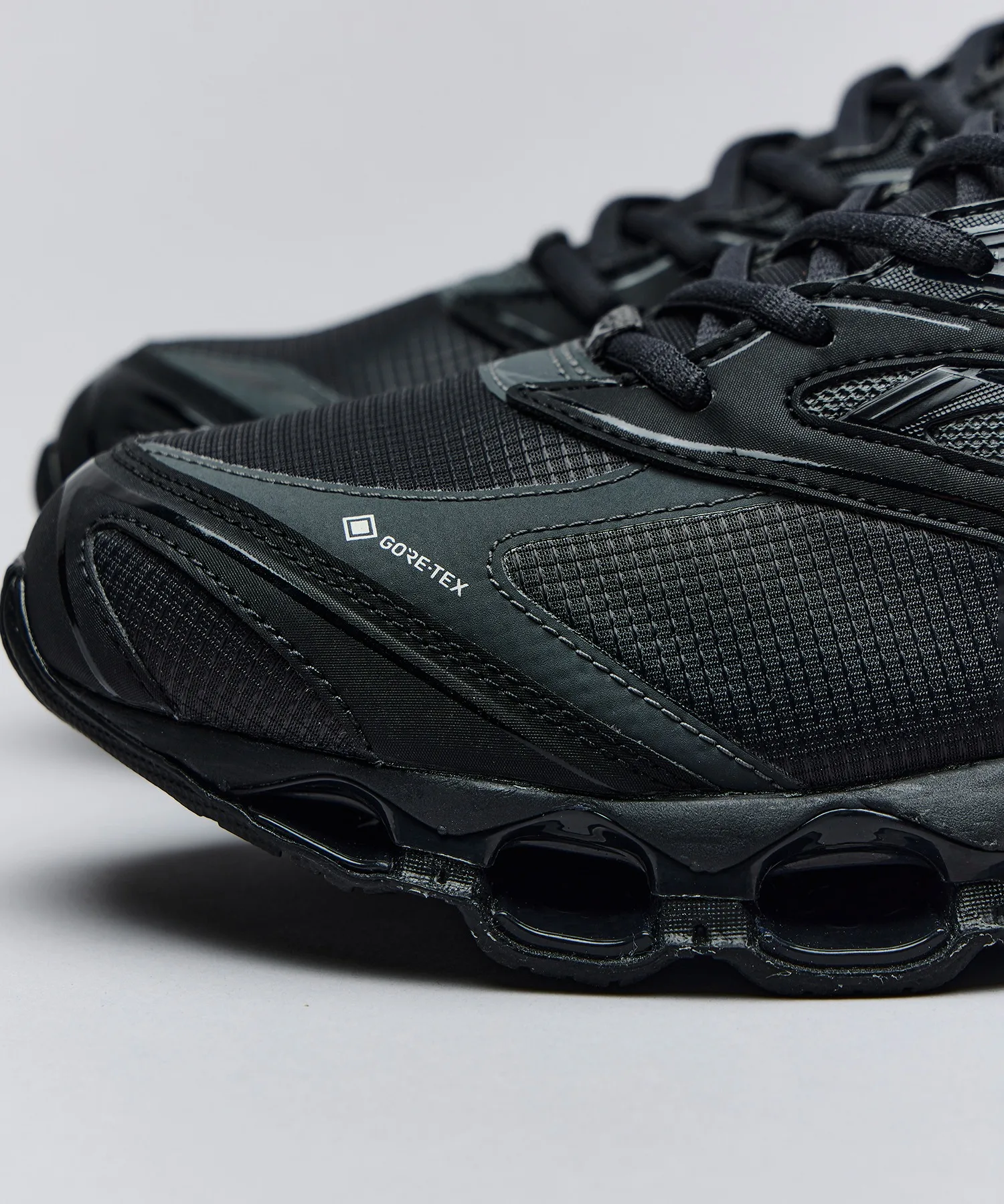 Мужские кроссовки с мембраной Mizuno WAVE PROPHECY LS GTX чёрные — фото 4