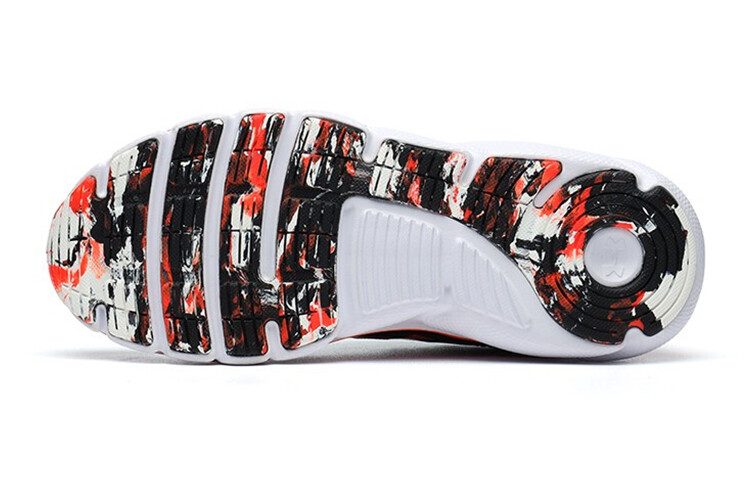 Детские кроссовки GS Low-top черные/красные Under Armour — фото 4