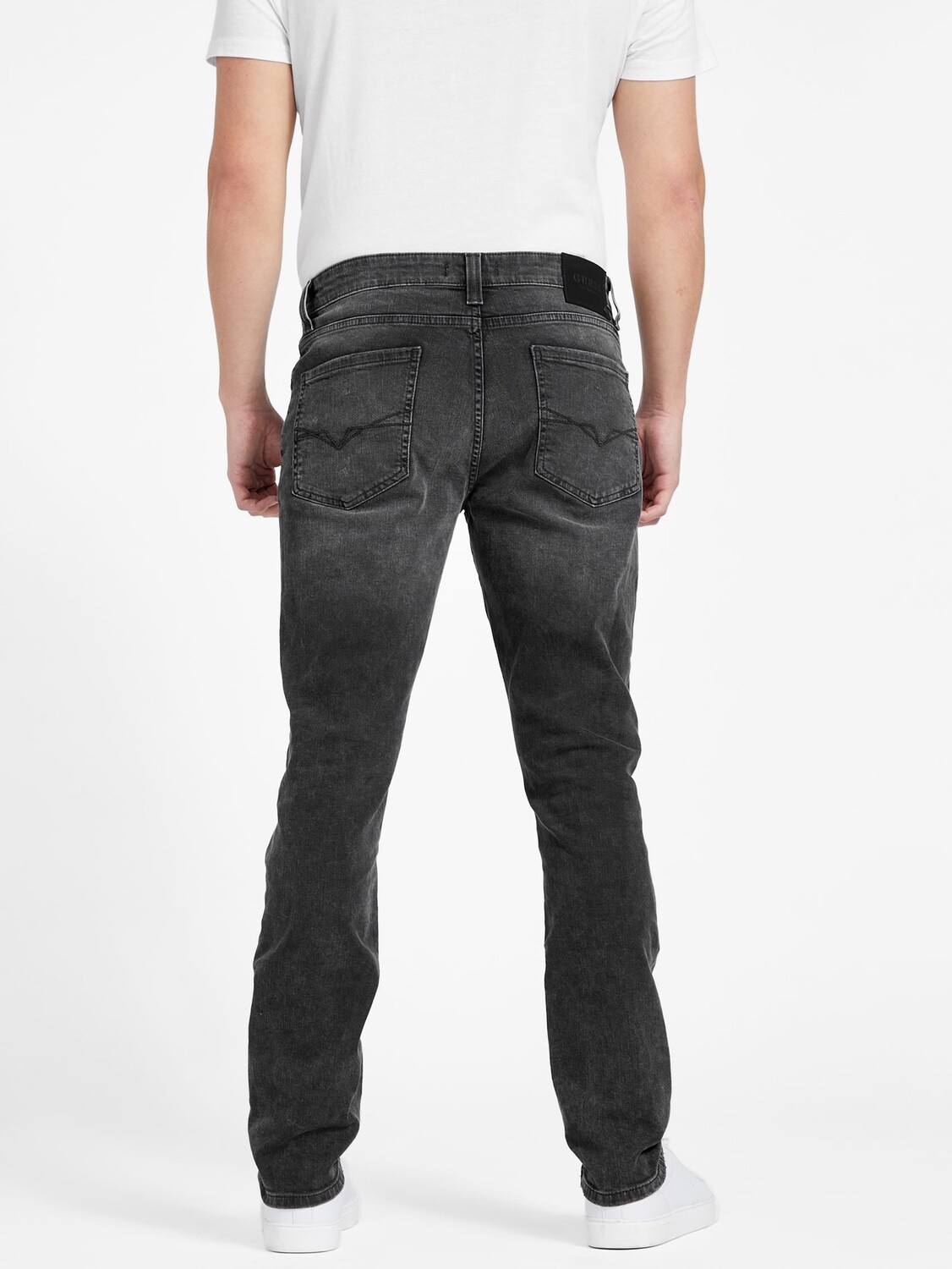 

Эко-зауженные джинсы Halsted Guess Factory, цвет Black Wash 30 Inseam