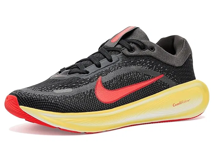 Кроссовки беговые Stellar Ride Nike Kids, Black/Bright Crimson/Medium Ash