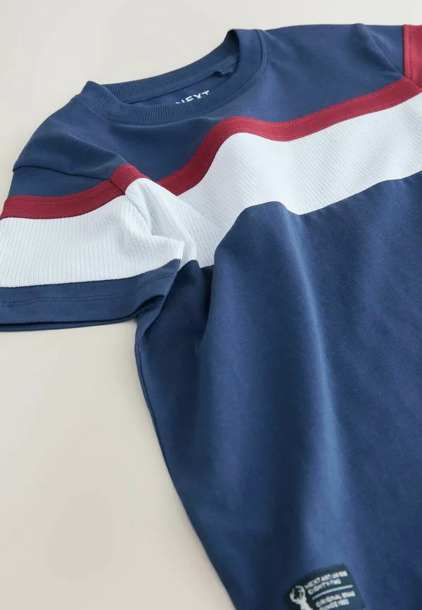 Базовая футболка с коротким рукавом и цветовыми блоками Next, Navy Blue Red — фото 3
