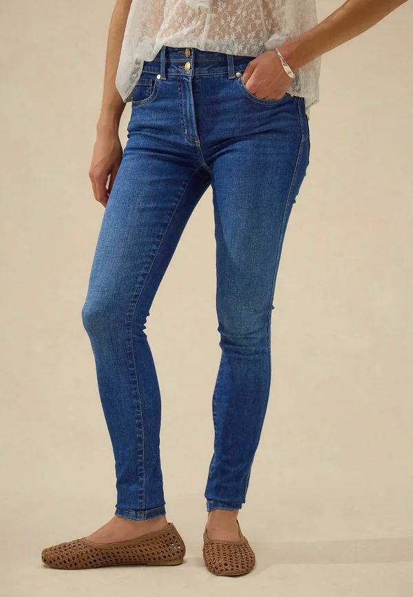 Джинсы-Скинни стандартной формы с завышенной талией. Next, Mid Blue Denim Wash — фото 2