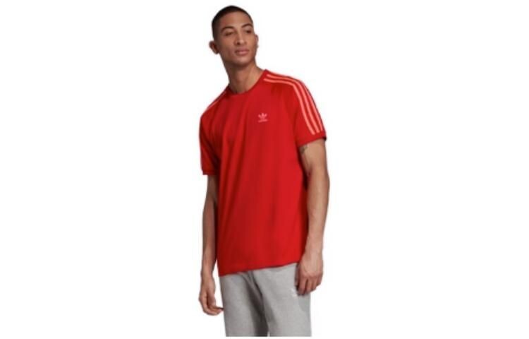 

Футболка мужская Adidas, цвет Scarlet