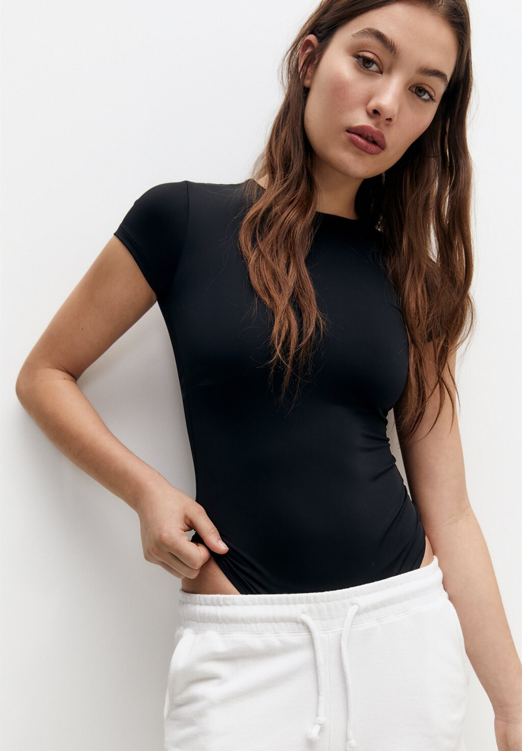 

Базовая Футболка FITTED SHORT SLEEVE Pull&Bear, черный