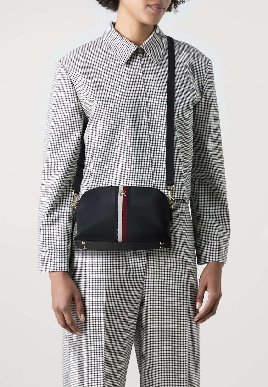 

Сумка через плечо MODERN CROSSOVER CORP Tommy Hilfiger, темно-синий