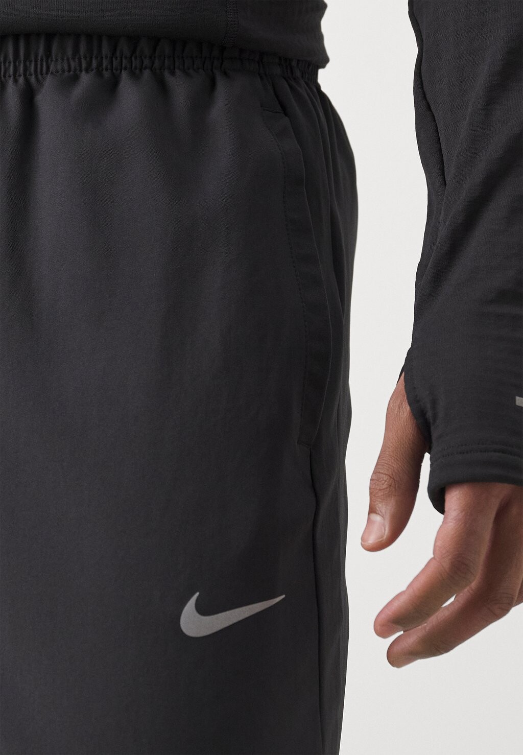 Спортивные брюки Challengr Pant Nike, цвет black/silver — фото 4