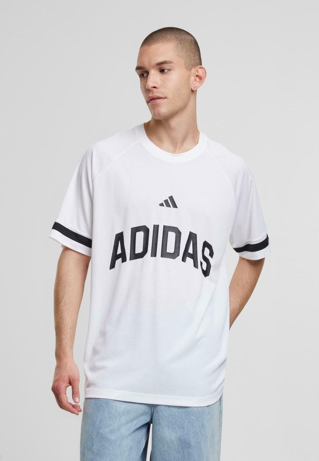 

Футболка с принтом Adidas Originals, белый