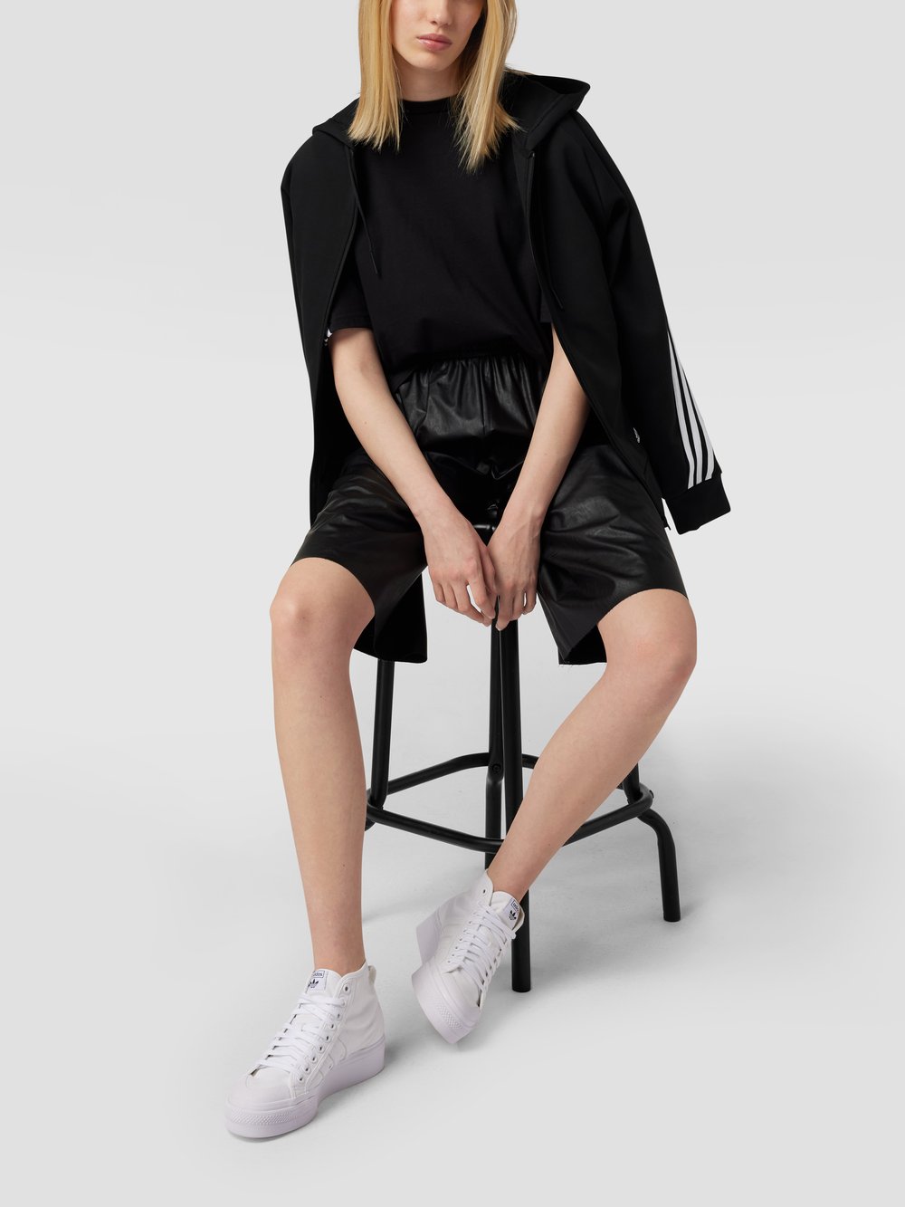 

Толстовка с полосками-лейблами ADIDAS SPORTSWEAR, черный