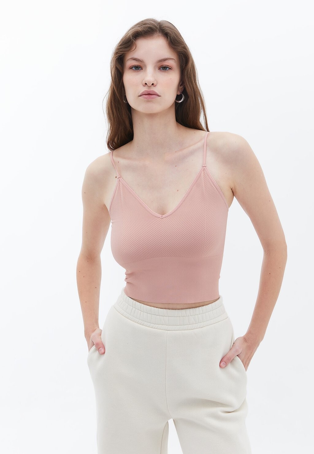 

Топ V-NECK SEAMLESS CROP SINGLET OXXO, цвет misty rose