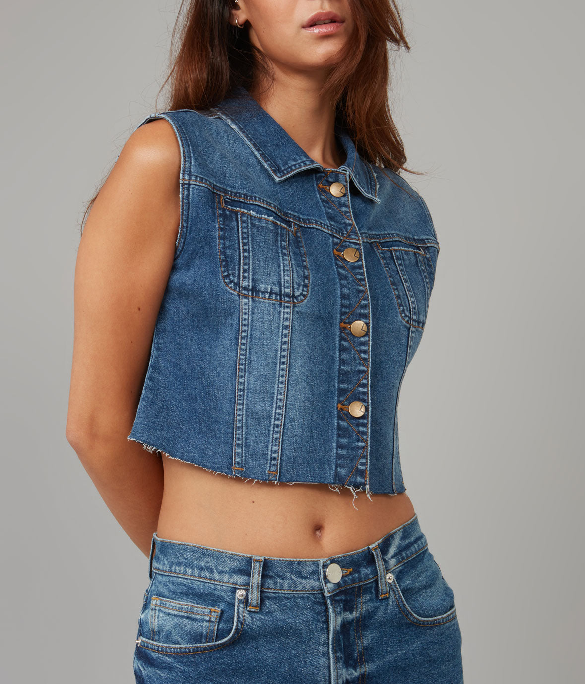 

Женский укороченный джинсовый жилет GABBIE-DIS Lola Jeans, цвет dim sky