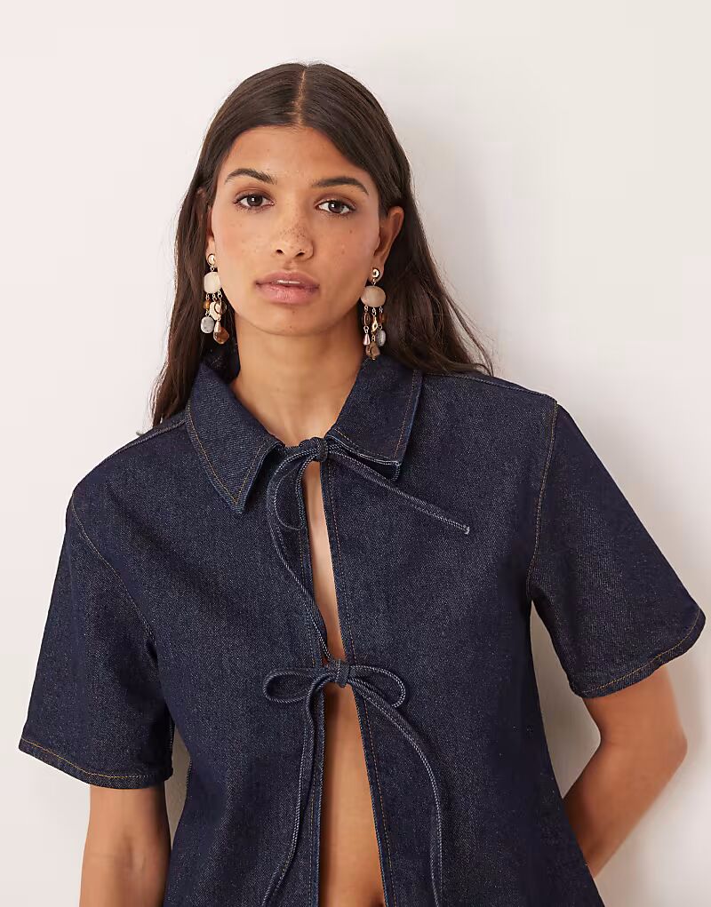 

Джинсовый топ ASOS DESIGN с завязками спереди и короткими рукавами, промытый в процессе стирки