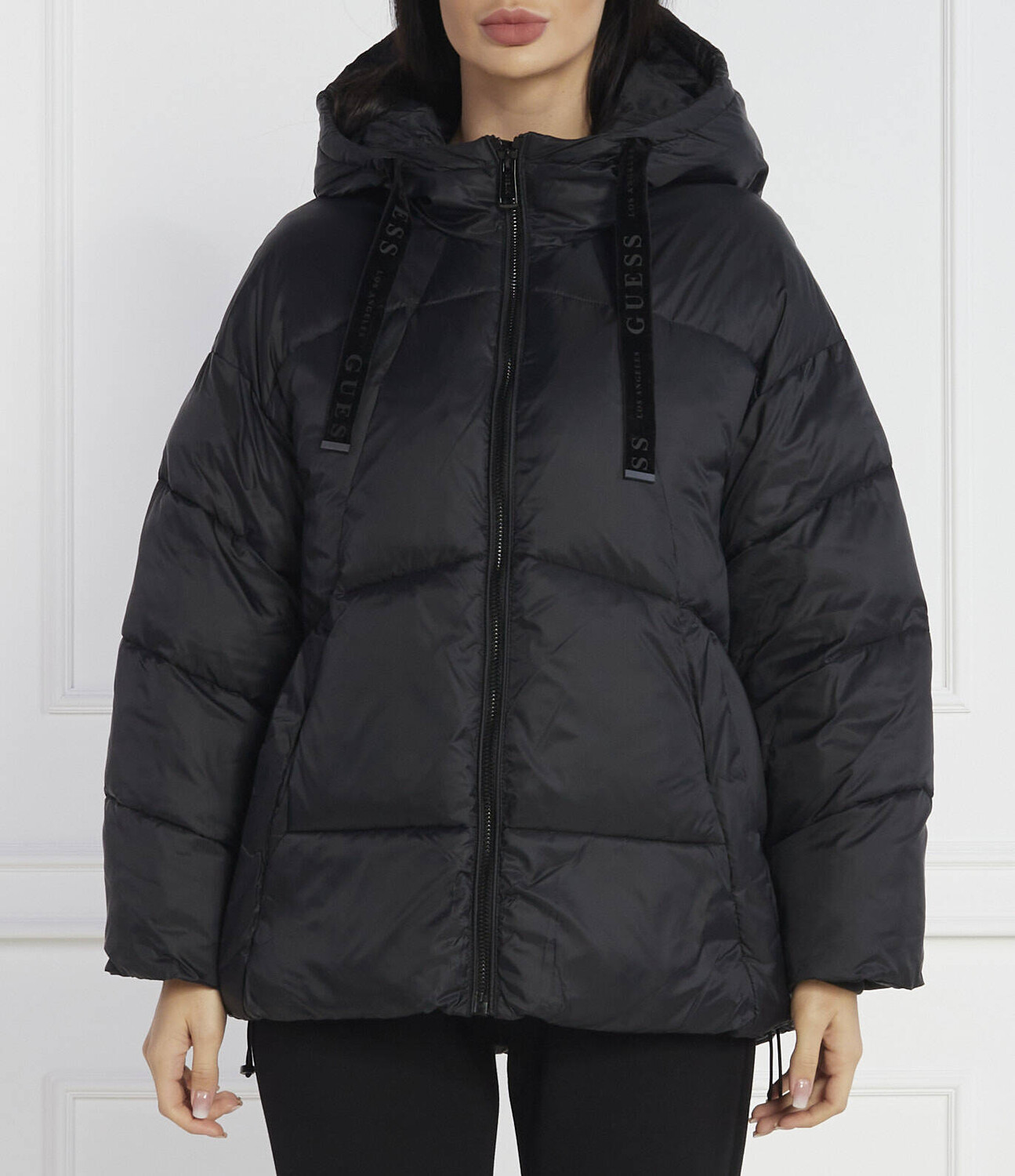 

Куртка GUESS Regular Fit, черный