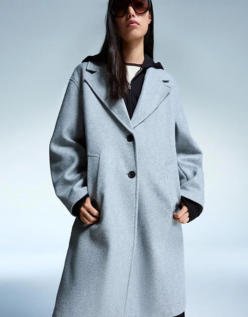 

Длинное мягкое пальто Bershka светло-серого цвета