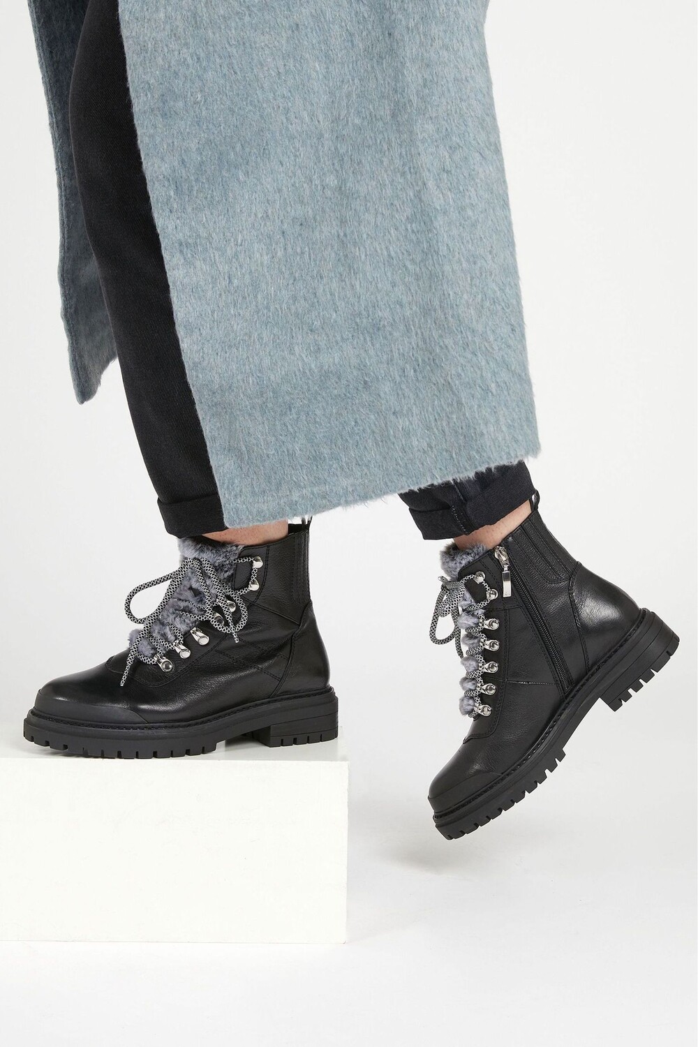

Susanna черные кожаные походные ботинки Jones Bootmaker, черный