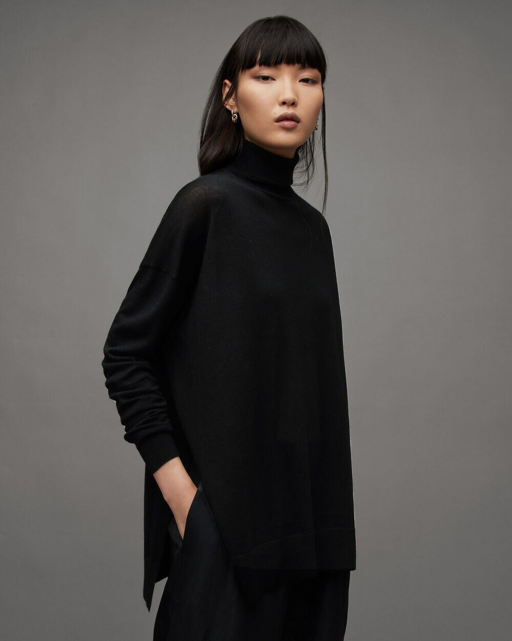 

Свободный свитер из шерсти мериноса Gala с высоким воротником AllSaints, черный