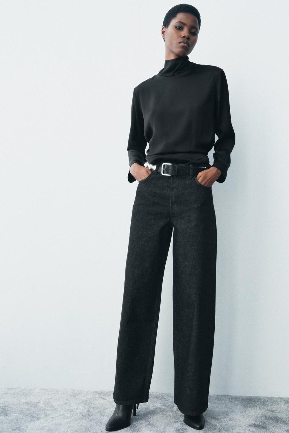 

Мешковатые джинсы со средней талией ZARA, черный