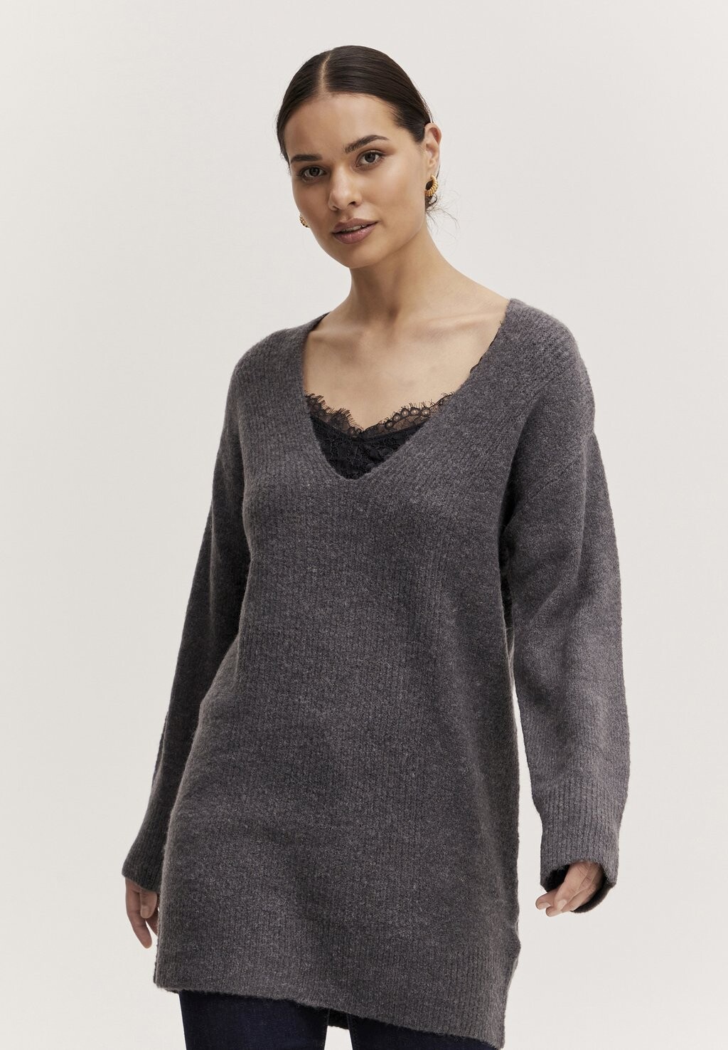 

Свитшот b.young BYMIRELLE VNECK, черненый перламутровый меланж