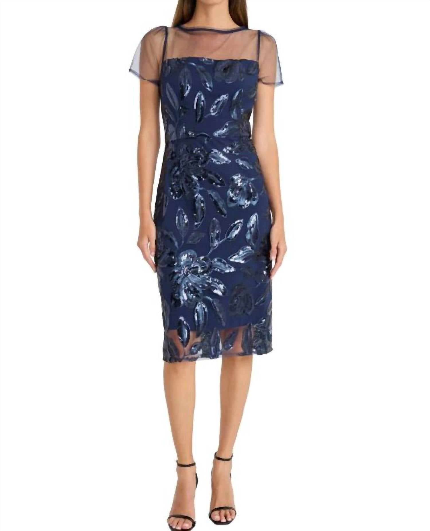 

Платье Leonelle Navy с цветочным принтом Maggy London