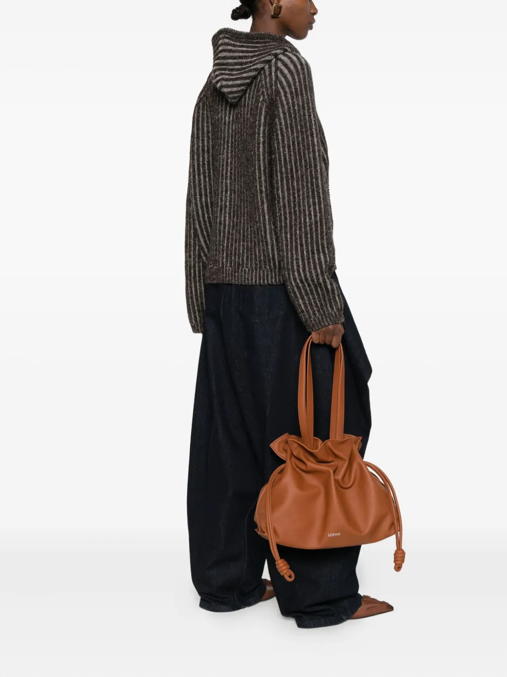 Сумка на плечо flamenco с кулиской LOEWE, коричневый — фото 2