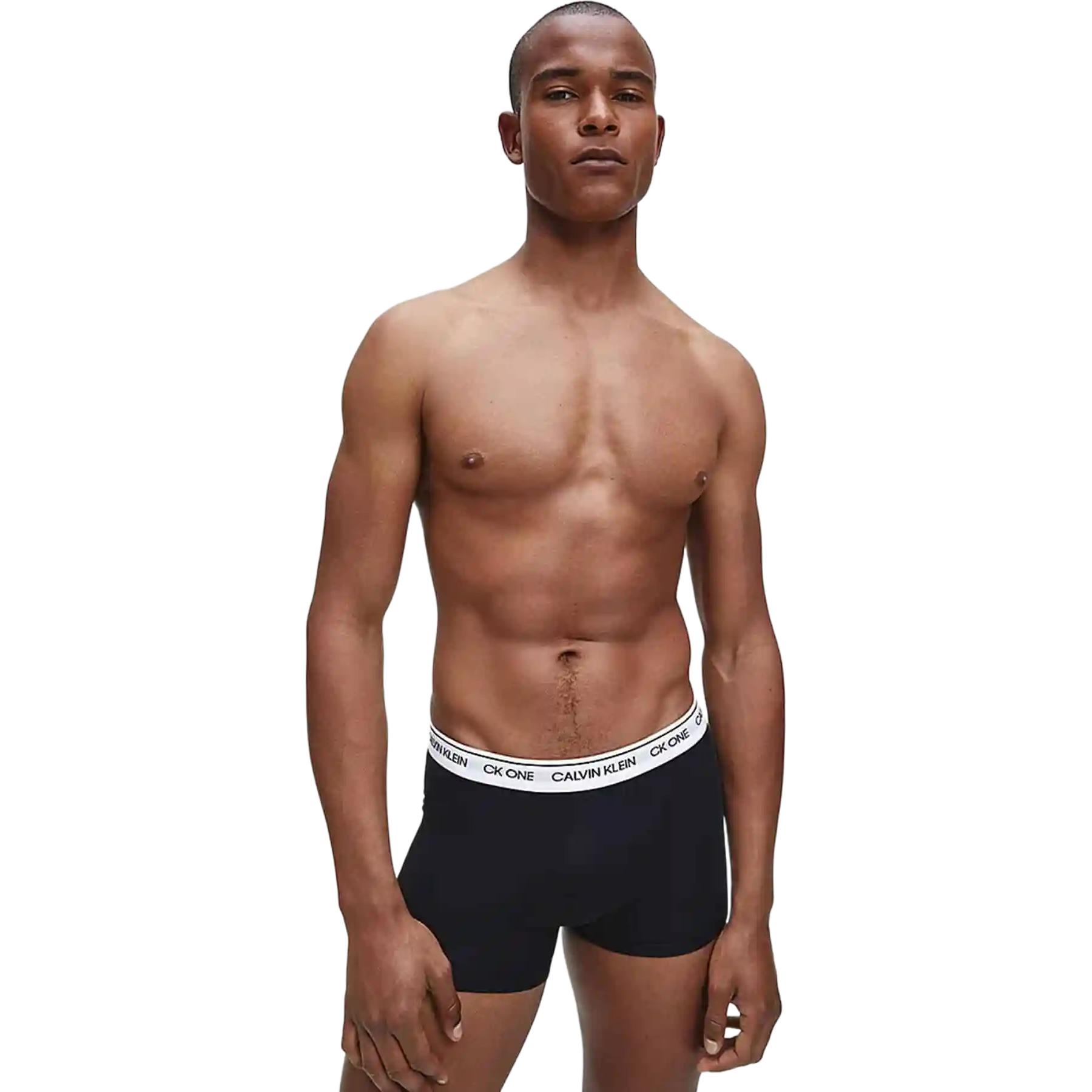 Трусы Trunk 2PK, европейская версия, мужские, 2 штуки Calvin Klein, черный — фото 2