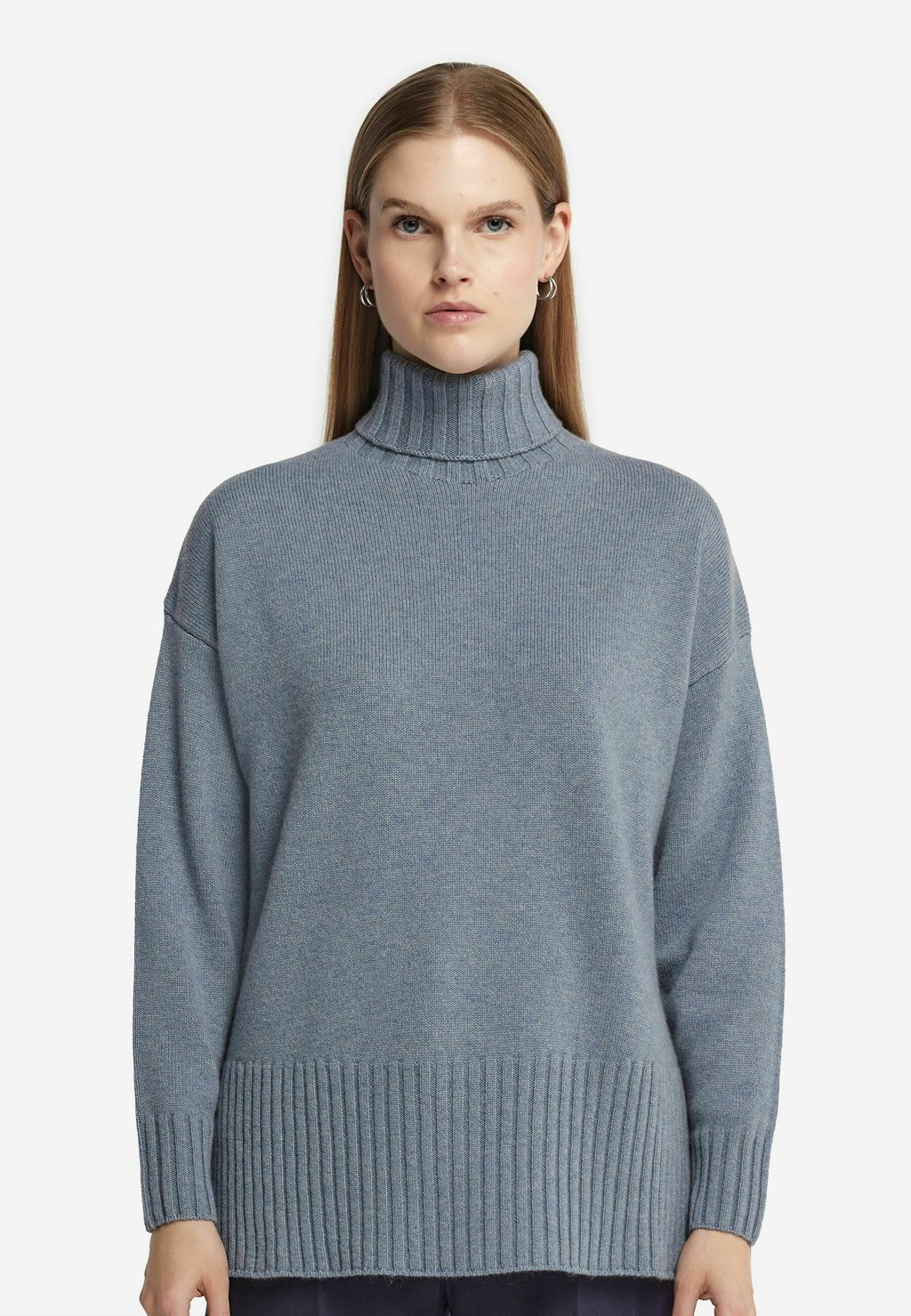 

Джемпер ULTRASOFT TURTLENECK Falconeri, синий