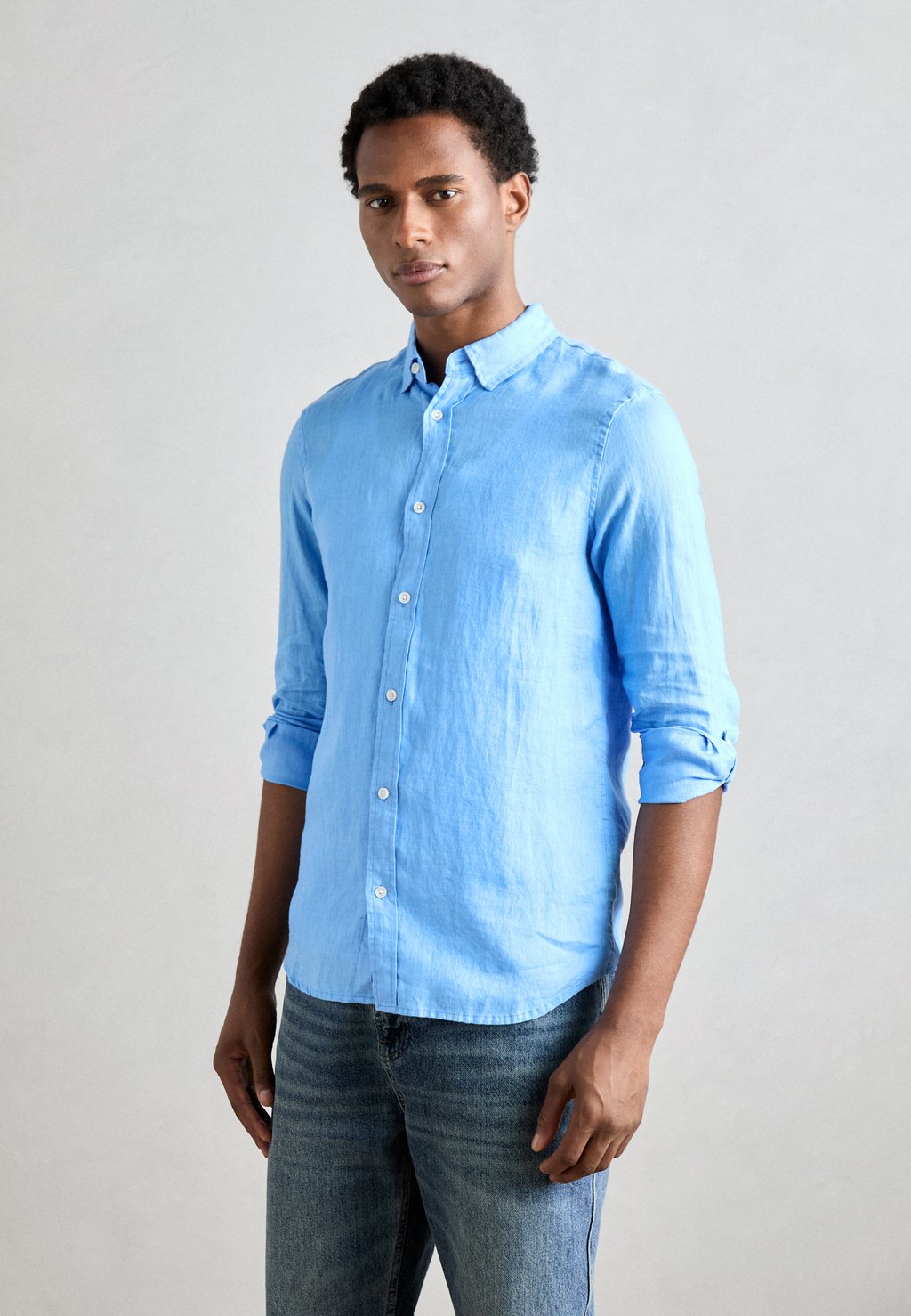 

Рубашка SEASONAL CORE REGULAR FIT SHIRT Scotch & Soda, светло-голубой