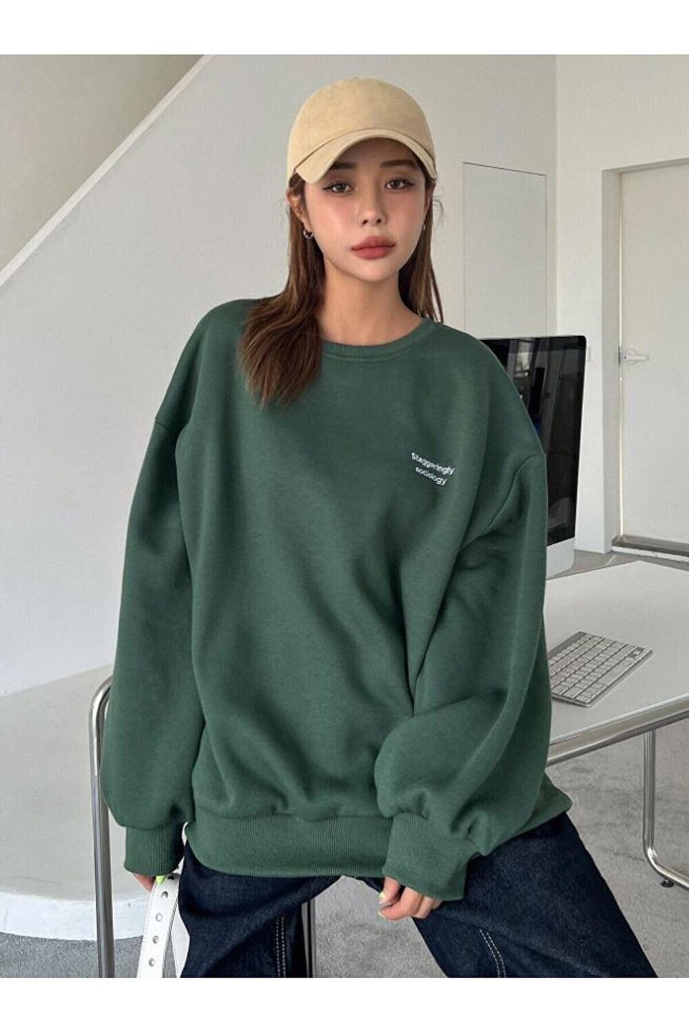 

Женский свитшот с круглым вырезом GREEN с шахматным принтом Trendseninle
