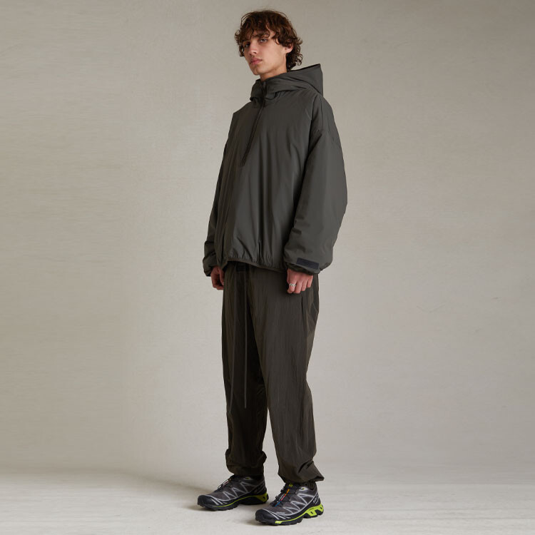Толстовка с капюшоном на молнии с наполнителем Fear Of God Essentials, черный — фото 2