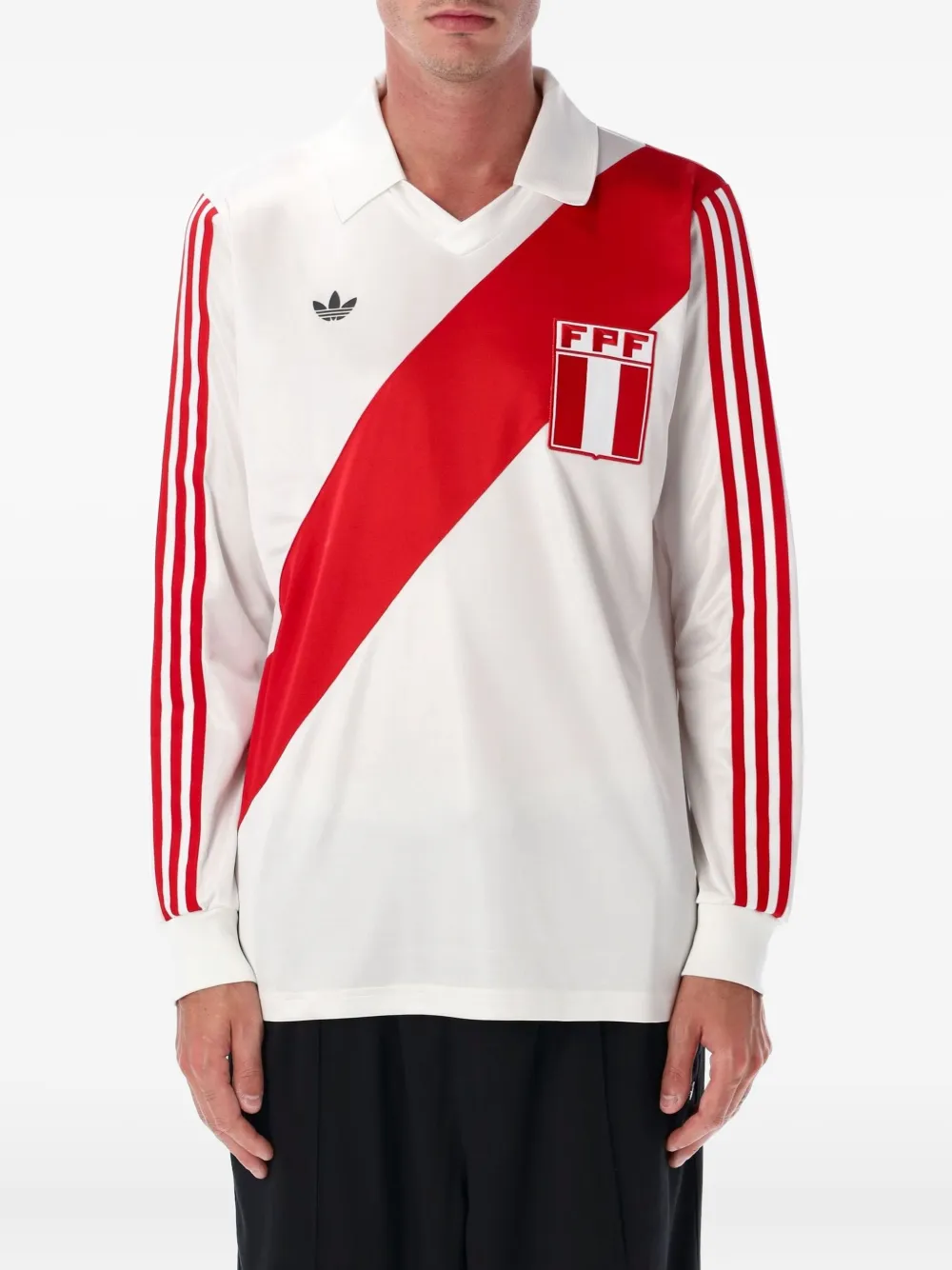 

Футболка с длинными рукавами в диагональную полоску adidas, белый